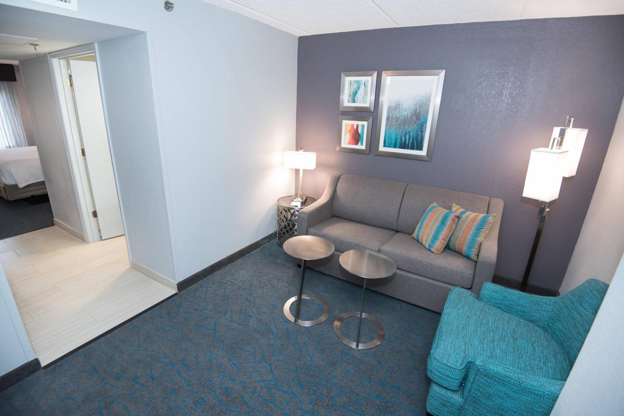 Fairfield & Airport North Hotel 3*